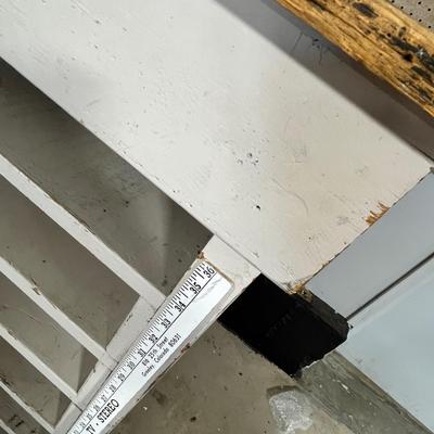 Lot 290 work table with 5 shelves