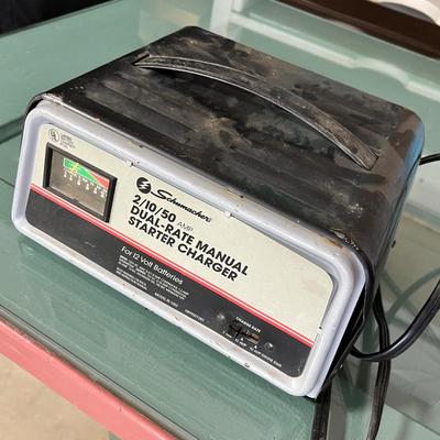 Lot 293 battery charger