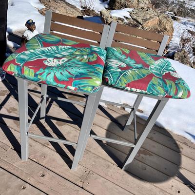 Lot 305 2 patio barstools