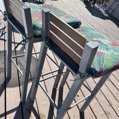 Lot 305 2 patio barstools