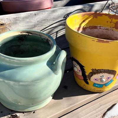 Lot 315 assortment of small and medium sized pots