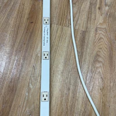 8 three prong outlets
