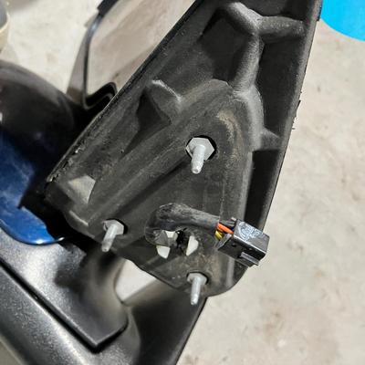 Lot 346 pair of chevy pickup rear view mirrors