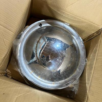 Lot 350 vintage palin chrome wheel covers