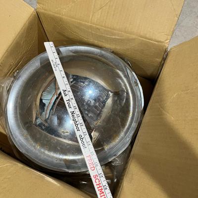 Lot 350 vintage palin chrome wheel covers