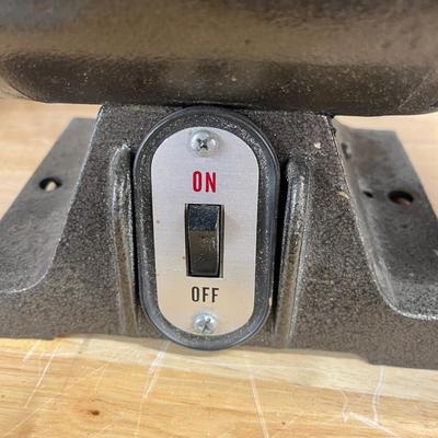 Duracraft Bench Grinder (SF-MG)