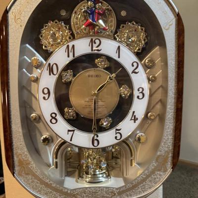 Seiko melodies in motion wall clock