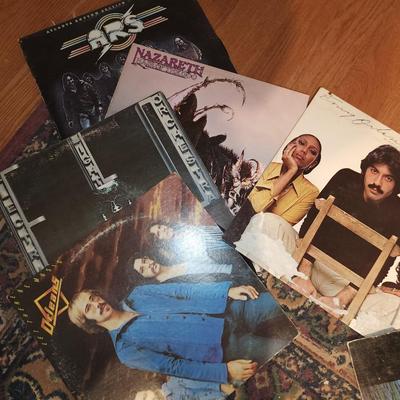Lot of 10 records.