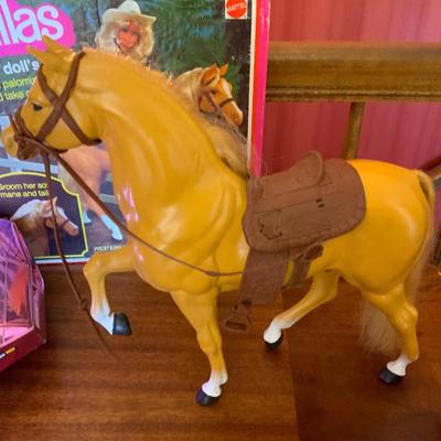 Vintage Lot of Barbie and her horse Dallas and Barbie Car 1984