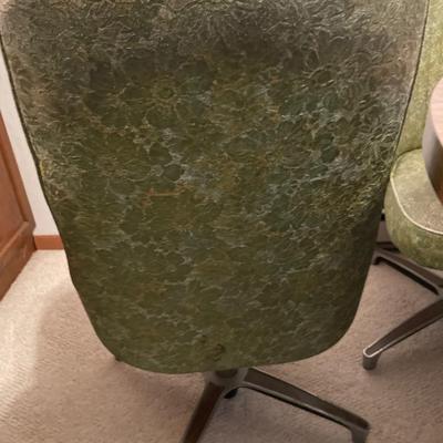 Chromecraft Oval MCM dining room table and 6 chairs