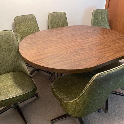 Chromecraft Oval MCM dining room table and 6 chairs