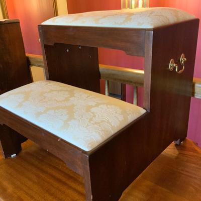 Mahogany Henkel Harris Bed Step with Brass handles