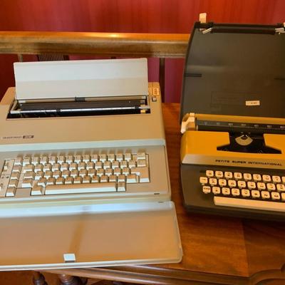 Lot of 2 Vintage Typewritters One a Petite Super International from 1970’s