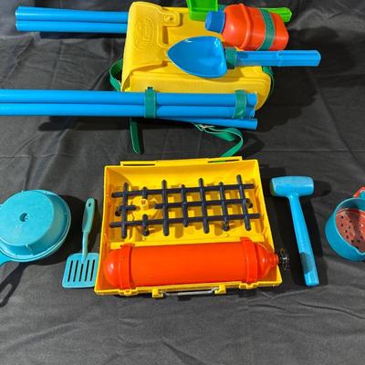 Vintage 1973 Mattel Lil Camper Back Pack and Accessories