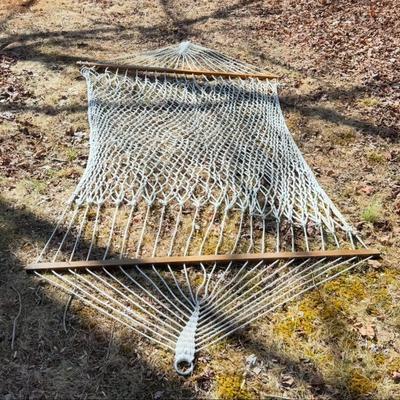 White Macrame Netted Hammock (B3-DZ)