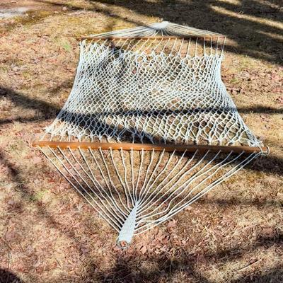 White Macrame Netted Hammock (B3-DZ)