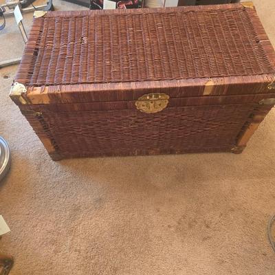Wicker chest
