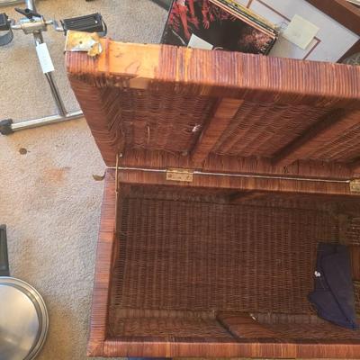 Wicker chest
