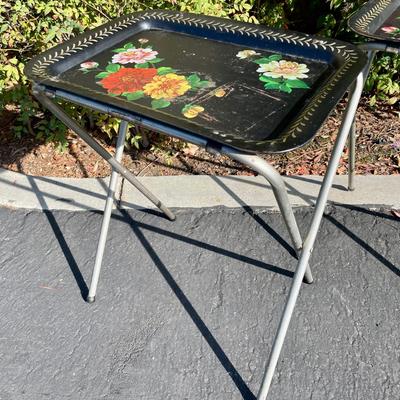 2 Vintage Mid Century Metal Folding Dinner TV Trays Tole Painted Roses Flowers