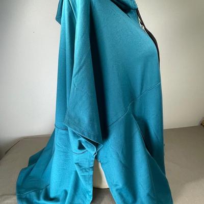 Coco + Carmen Hoodie Pullover New!