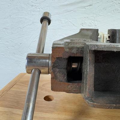 Duracraft Heavy Duty Bench Vise and More (SB-DZ)