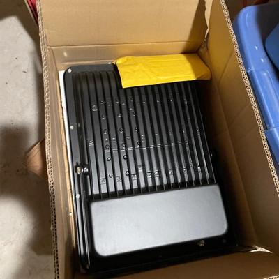 Lot 357 Grow-light and electrical hardware