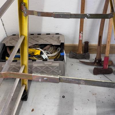 Werner 6ft Fiberglass Step Ladder (SB-DZ)