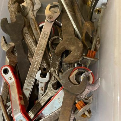 Lot 372 2 boxes of cresent wrenches assorted sizes & brands