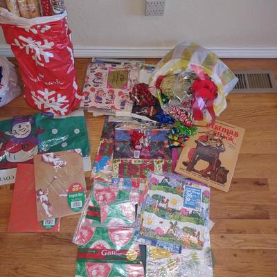 WRAPPING PAPER / BOWS, A CHRISTMAS BOOK ILLUSTRATED BY NORMAN ROCKWELL