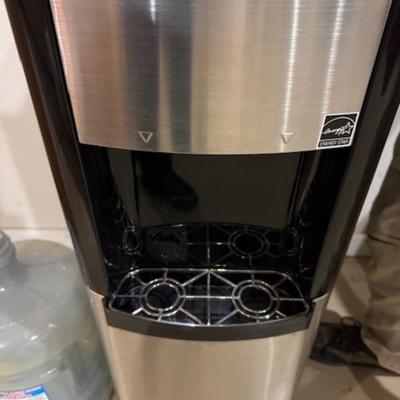Viva Water Dispenser and 2 jugs