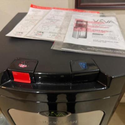 Viva Water Dispenser and 2 jugs