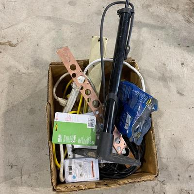 Lot 393 manual air pump and miscellaneous cords