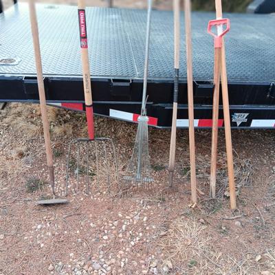 FARM AND YARD HAND TOOLS