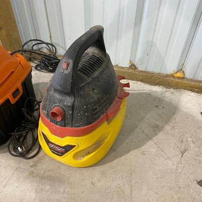 Lot 404 three utility vacuumms no hoses (not tested)