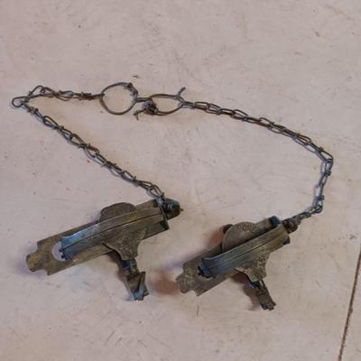 2 ONEIDA JUMP ANIMAL TRAPS