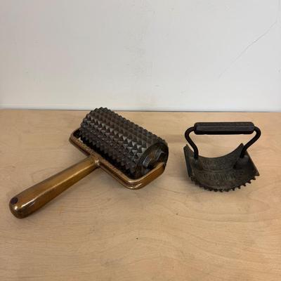 1209 Antique Handheld Concrete Roller & Cast Iron Geneva Hand Flutter