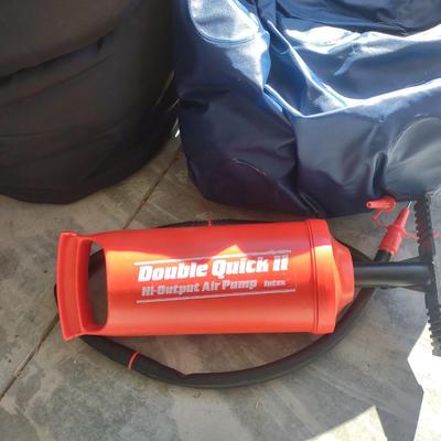2 SLEEPING BAGS, AIR PUMP AND A COOLER