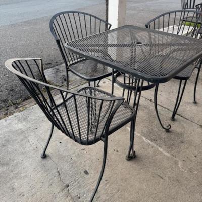 Square Outdoor Table and 3 Chairs
