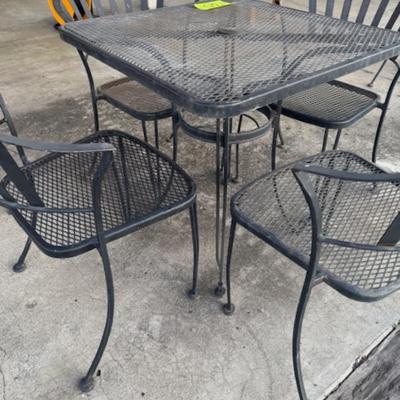 Table with 4 Chairs