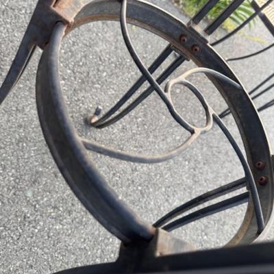 Black Metal Table and 4 Chairs