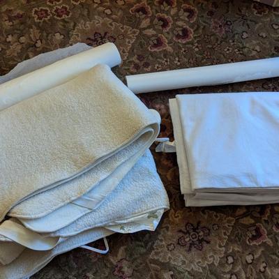 Electric Table Warmer Heating Pad & Table Paper & Linens
