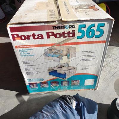CAMPING/HUNTING PORTA POTTI, BATTERY LANTERN AND TENT