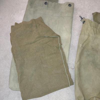 2 MILITARY WOOL BLANKETS AND CANVAS DUFFLE BAAGS