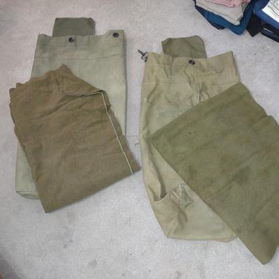 2 MILITARY WOOL BLANKETS AND CANVAS DUFFLE BAAGS