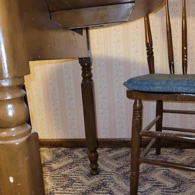 Cozy little mid century modern table and chairs