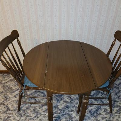 Cozy little mid century modern table and chairs