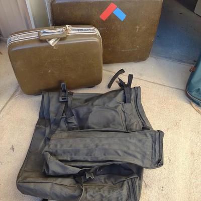 VINTAGE SAMSONITE LUGGAGE AND A GARMENT BAG