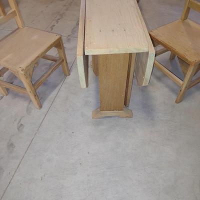 CHILD'S DROP LEAF WOODEN TABLE WITH 2 CHAIRS