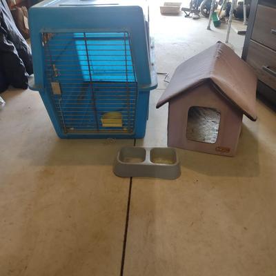 SMALL HEATED PET HOUSE & LARGE DOG CRATE