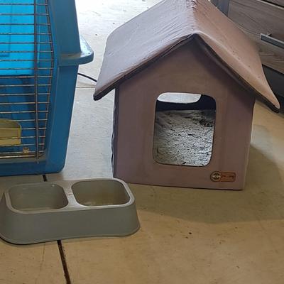 SMALL HEATED PET HOUSE & LARGE DOG CRATE
